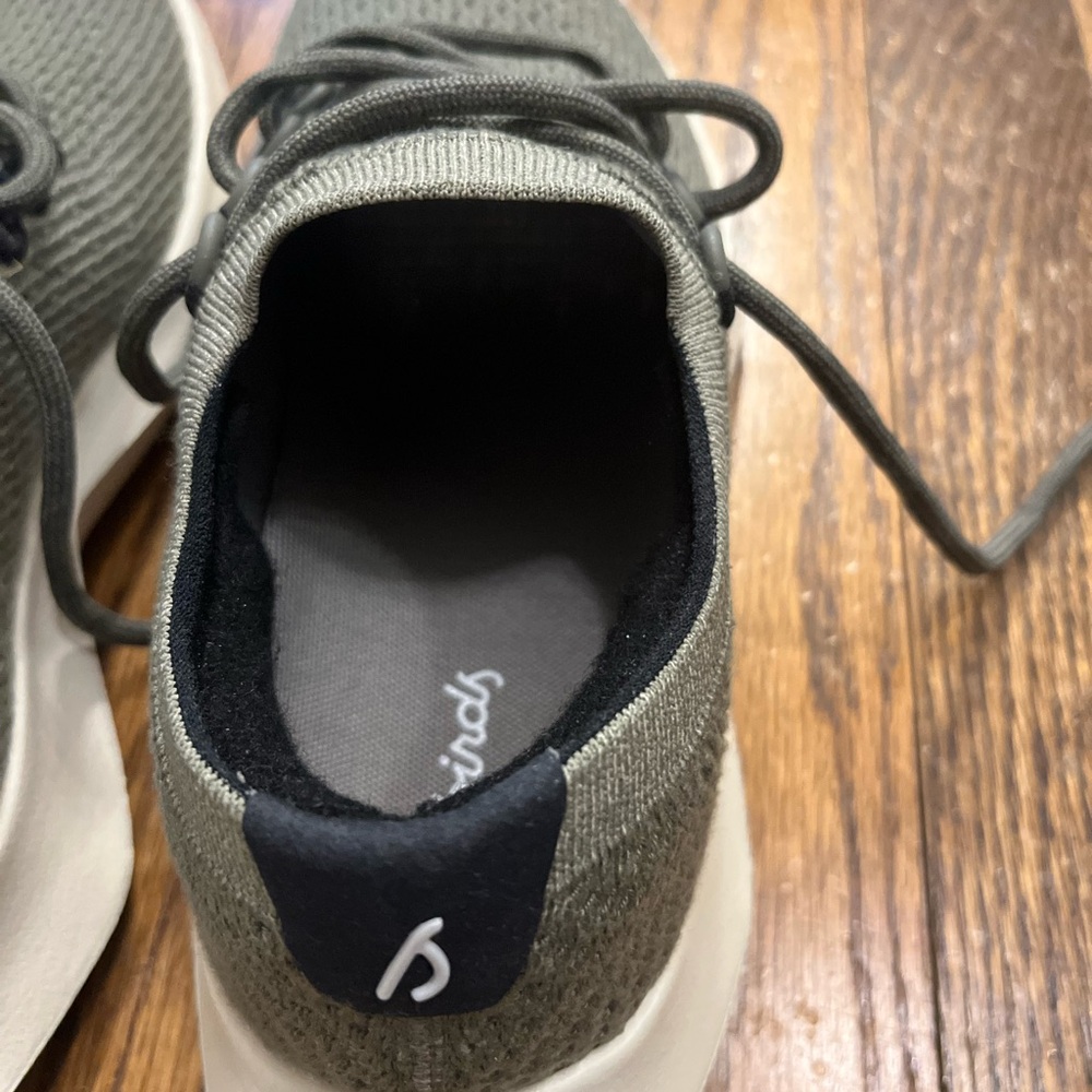 Green Allbirds sneakers - Picture 7 of 8